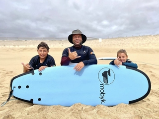 Clases de Surf para familias - La Wave