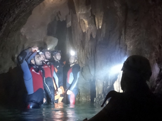 Espeleología en la Cueva del Toro