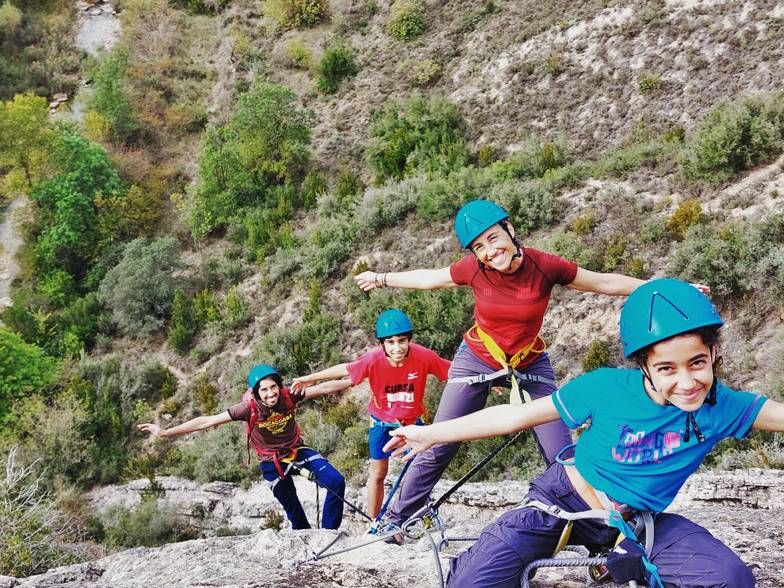 Vía ferrata familiar Peñas Juntas: aventura vertical en Sierra de Guara