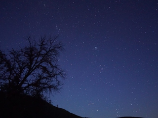 Cielo estrellado en sierra madrona