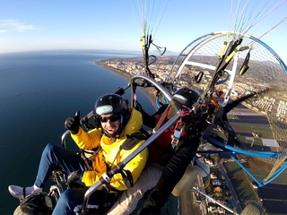 Experimenta la Emoción del Vuelo en Parapente Con Motor por la Costa de Axarquía