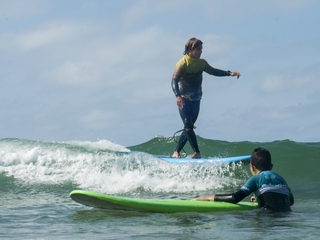 Disfruta de una Exclusiva Clase de Surf Privada