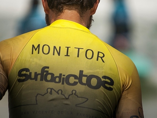 Disfruta de una Exclusiva Clase de Surf Privada