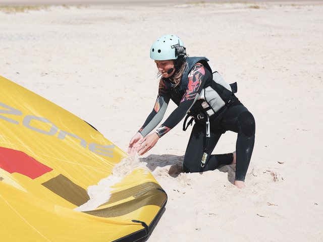 Curso de Kitesurf en Grupo -  220€ / 4 personas