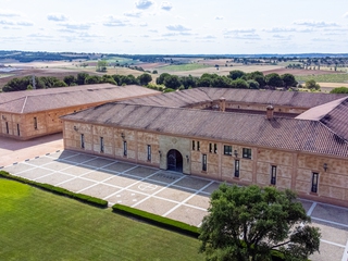 Viaje por Viñedos y Bodegas Sierra Cantabría