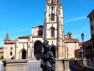 Rincones de la Catedral de Oviedo