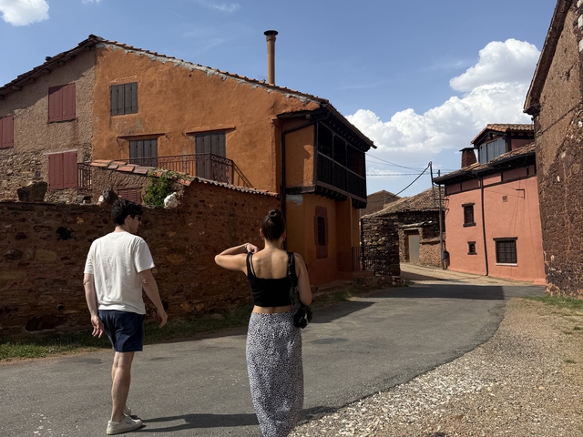 Pueblos Rojos, Negros y Amarillos