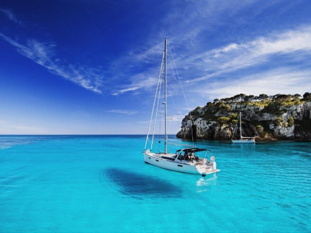 Crucero en Velero de medio día o día completo